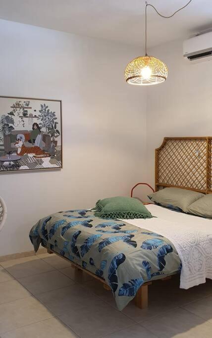 Apartamento נקודת חן Shadmot Devora Exterior foto