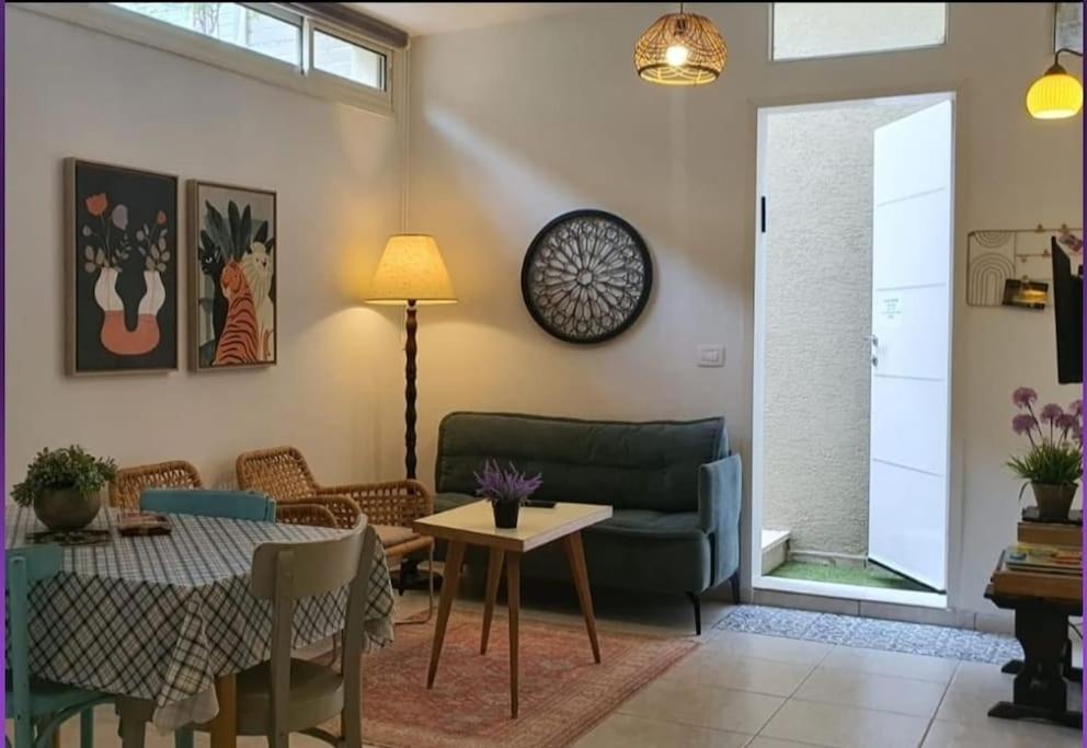 Apartamento נקודת חן Shadmot Devora Exterior foto
