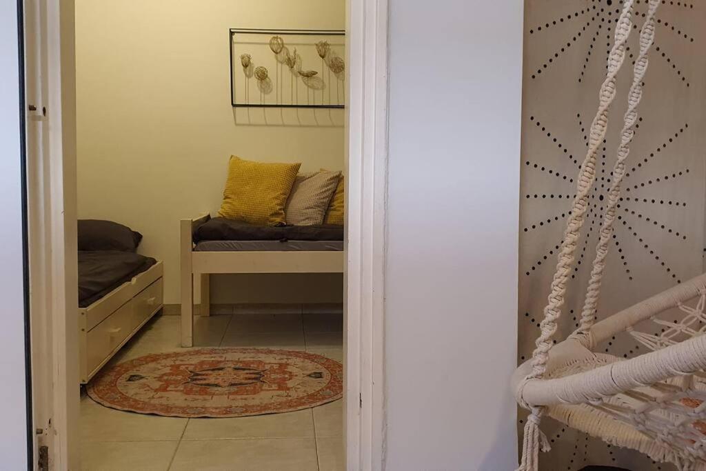 Apartamento נקודת חן Shadmot Devora Exterior foto